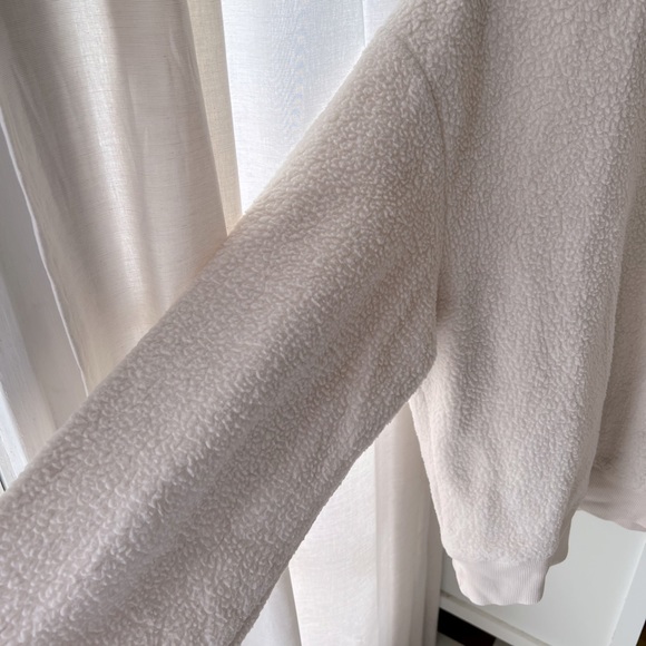 Good American Sherpa Crew Neck Cream size 2 - Picture 3 of 3